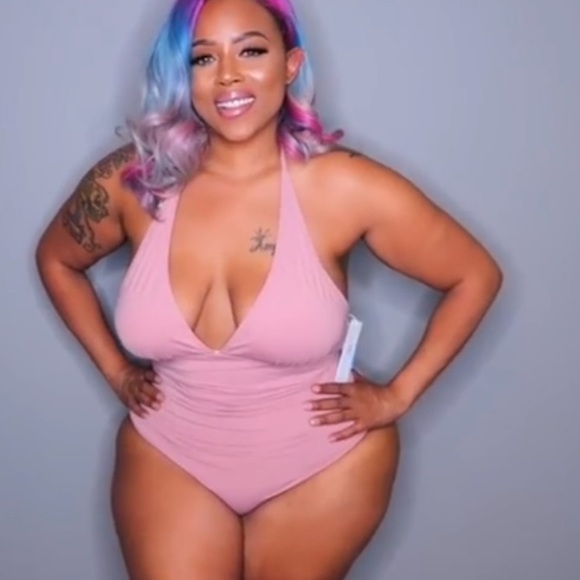 Plus size swim suit - Picture 1 of 3